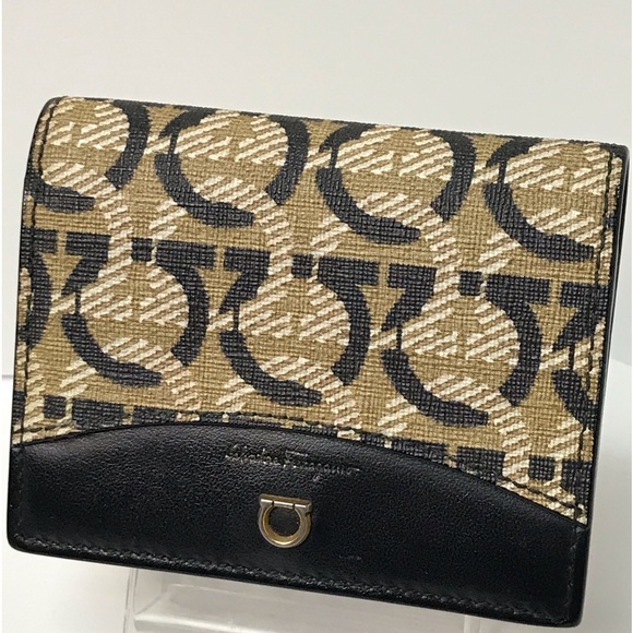 Salvatore Ferragamo Gancini Leather Compact Wallet 😍